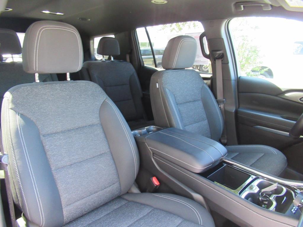 used 2025 Chevrolet Traverse car, priced at $39,800