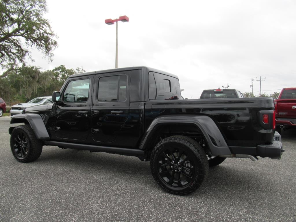 new 2025 Jeep Gladiator car, priced at $41,235