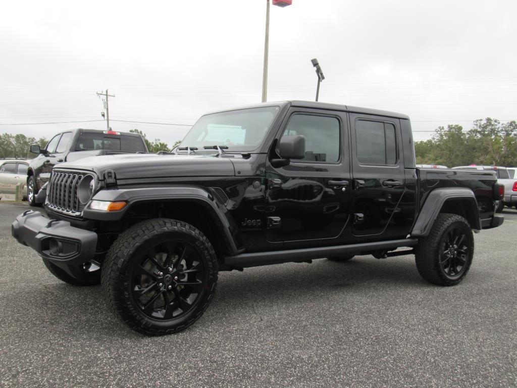 new 2025 Jeep Gladiator car, priced at $41,235