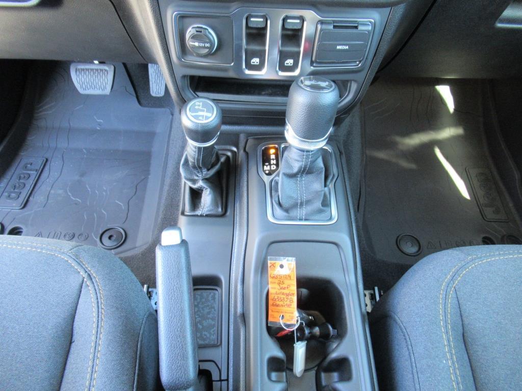 new 2025 Jeep Wrangler car, priced at $38,290