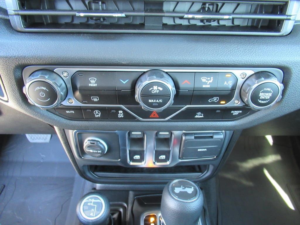 new 2025 Jeep Wrangler car, priced at $36,098