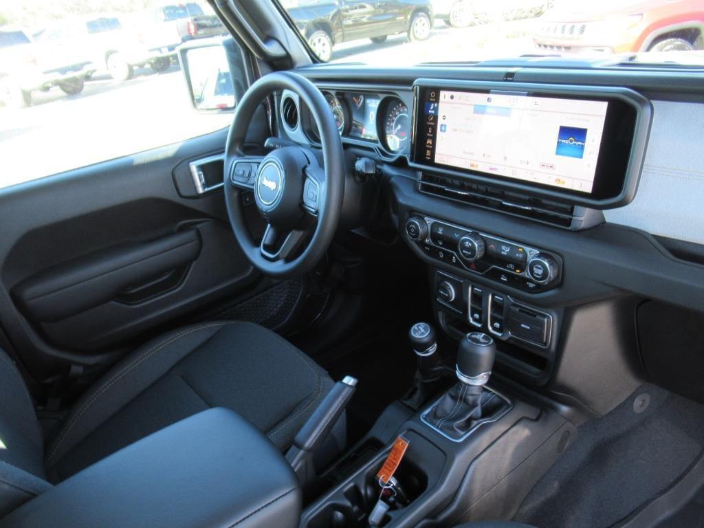 new 2025 Jeep Wrangler car, priced at $36,098