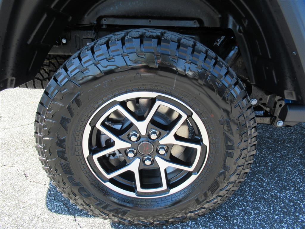 new 2025 Jeep Gladiator car, priced at $50,305