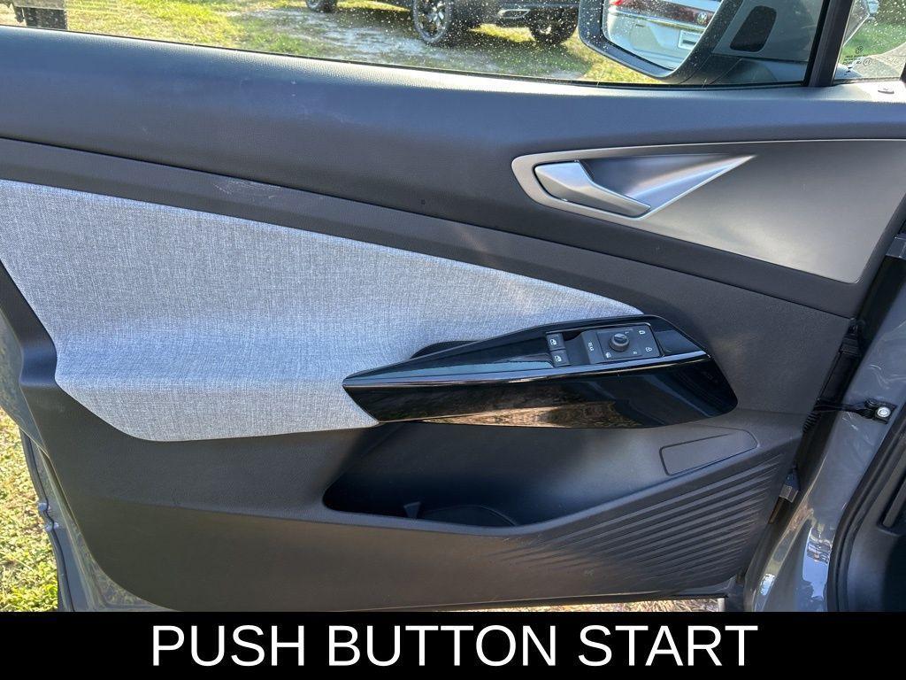 used 2025 Volkswagen ID.4 car, priced at $30,595