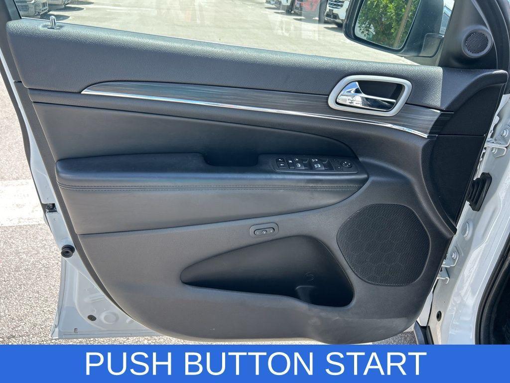 used 2022 Jeep Grand Cherokee WK car, priced at $20,995