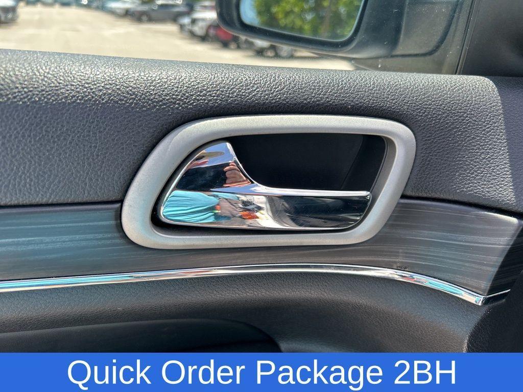 used 2022 Jeep Grand Cherokee WK car, priced at $20,995