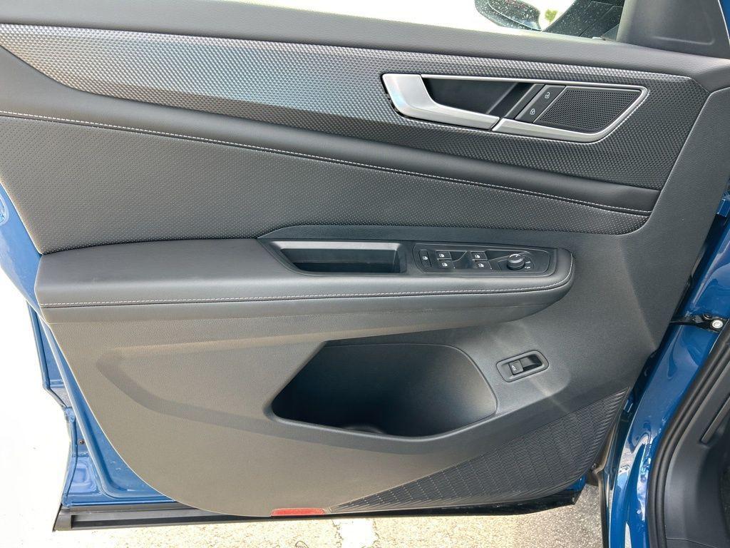 used 2025 Volkswagen Atlas Cross Sport car, priced at $44,595