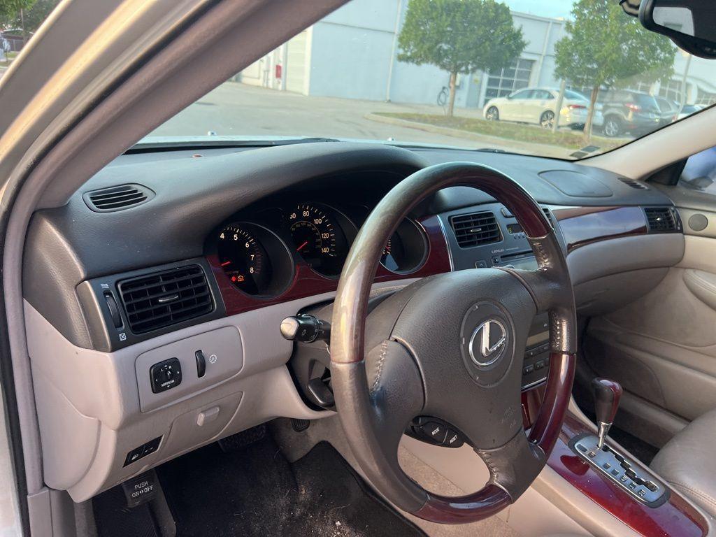 used 2002 Lexus ES 300 car, priced at $3,899