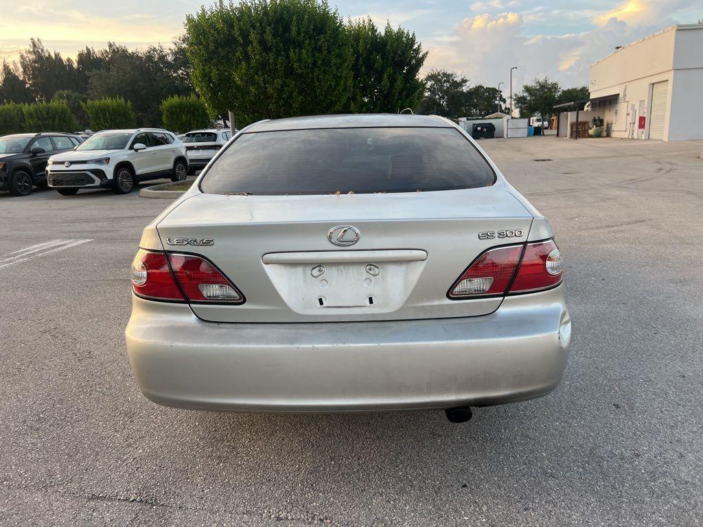 used 2002 Lexus ES 300 car, priced at $3,899