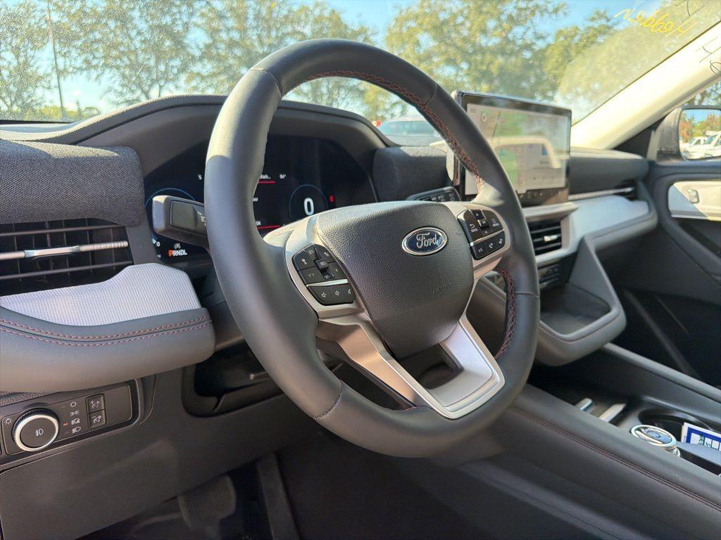 used 2025 Ford Explorer car