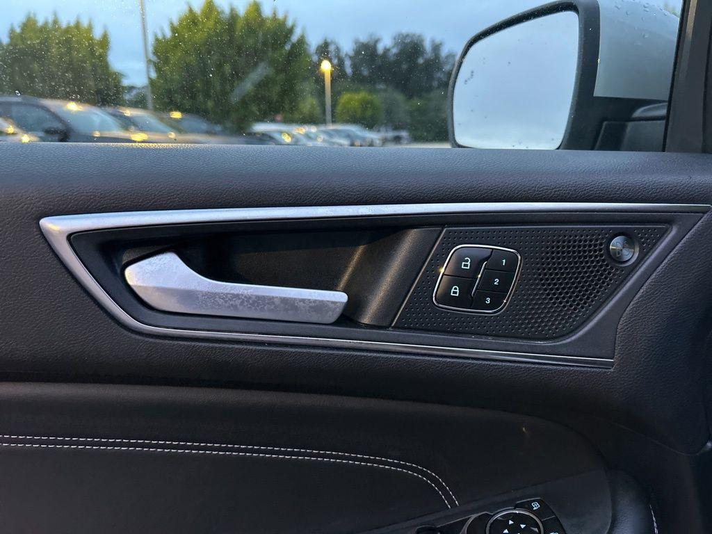 used 2022 Ford Edge car, priced at $19,298