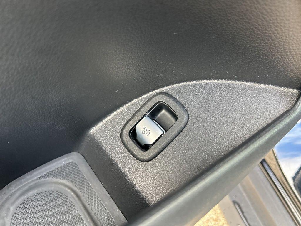 used 2024 Mercedes-Benz GLC 300 car, priced at $33,995