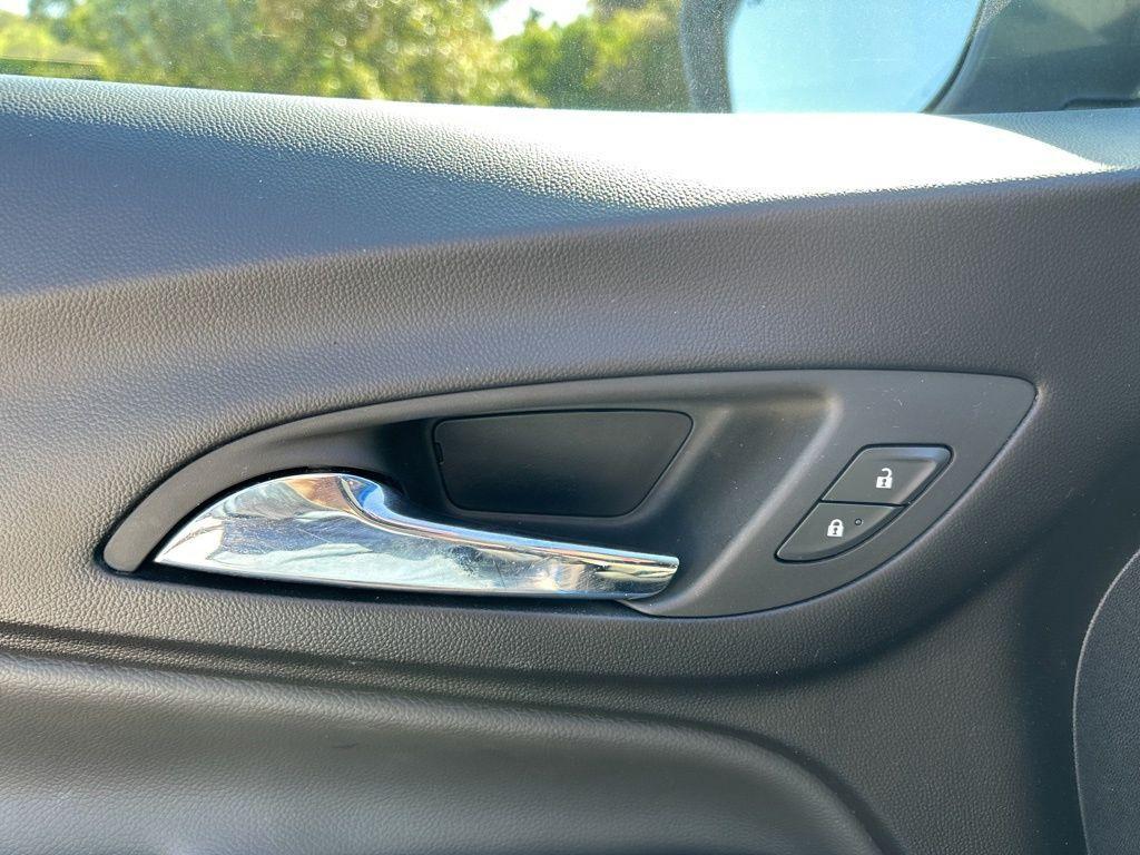 used 2024 Chevrolet Equinox car, priced at $17,995