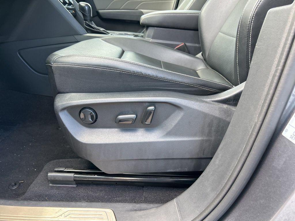 used 2022 Volkswagen Atlas car, priced at $24,595