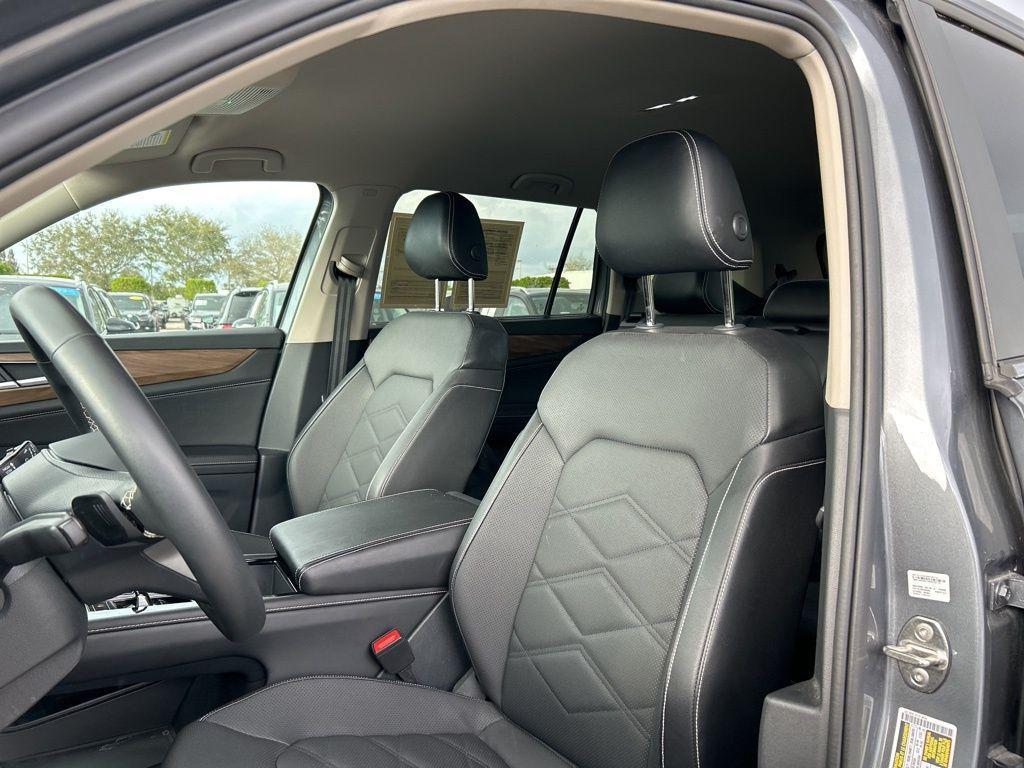 used 2024 Volkswagen Atlas car, priced at $30,665