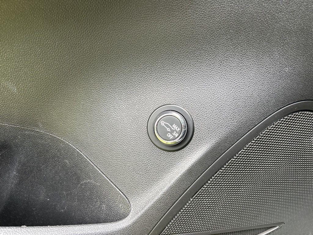 used 2023 Buick Envision car, priced at $21,798