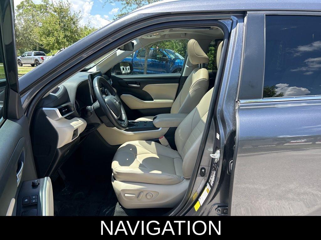 used 2023 Toyota Highlander car, priced at $30,995