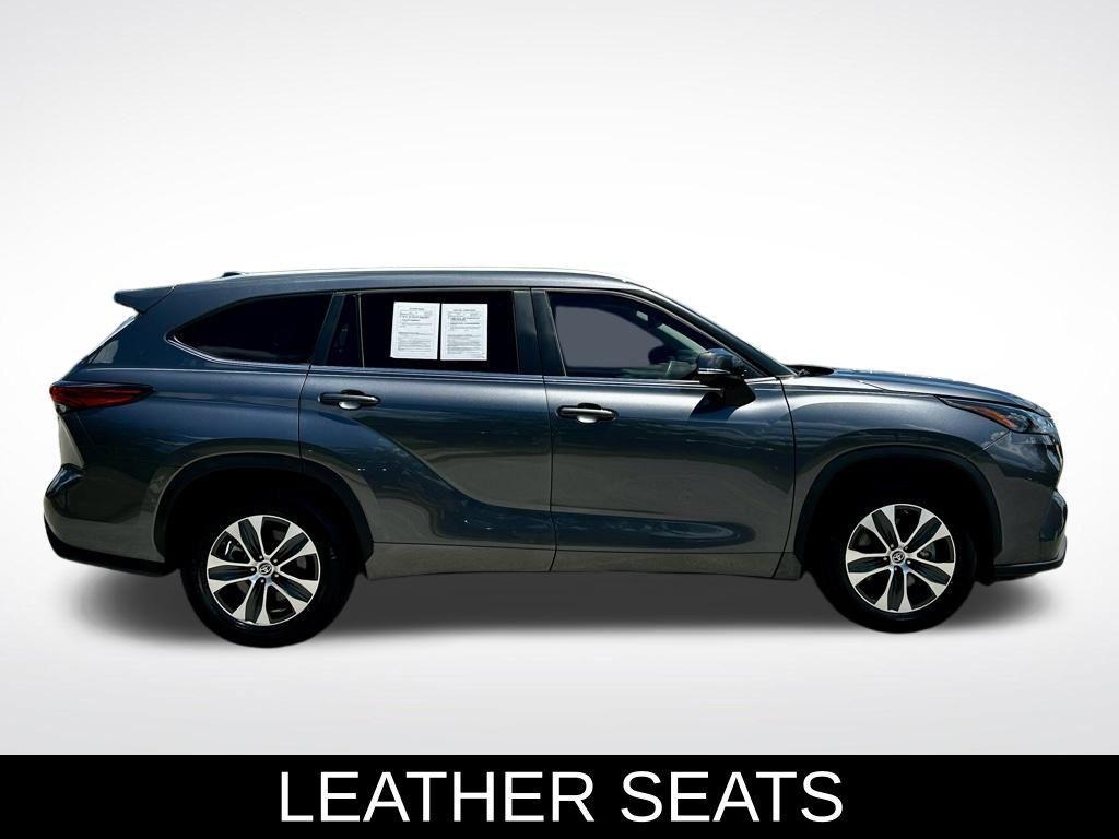 used 2023 Toyota Highlander car, priced at $30,995