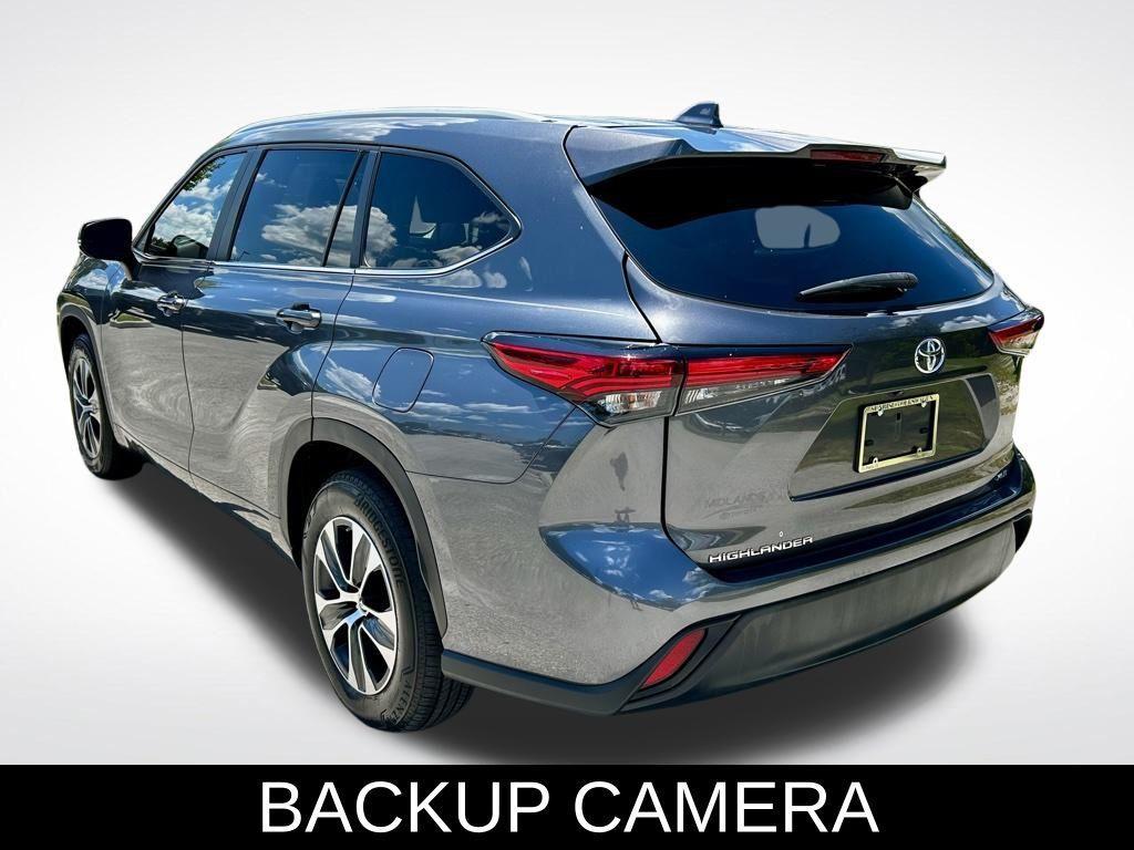 used 2023 Toyota Highlander car, priced at $30,995