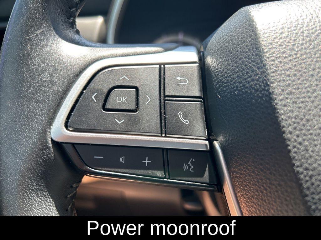 used 2023 Toyota Highlander car, priced at $30,995