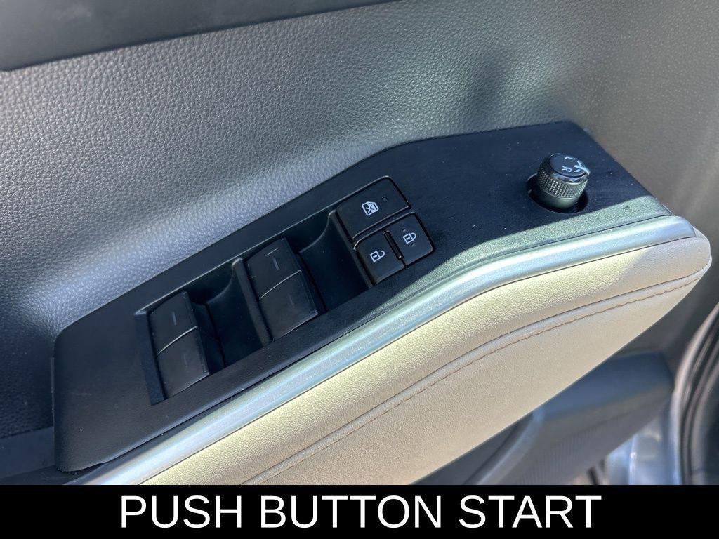 used 2023 Toyota Highlander car, priced at $30,995