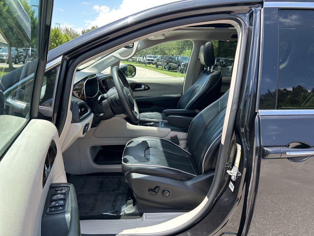 used 2022 Chrysler Pacifica car, priced at $23,304