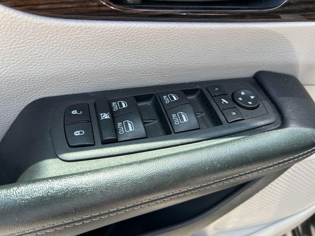 used 2022 Chrysler Pacifica car, priced at $23,304
