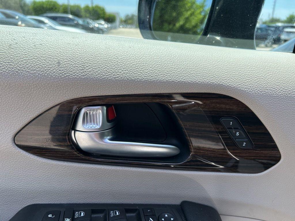 used 2022 Chrysler Pacifica car, priced at $23,304