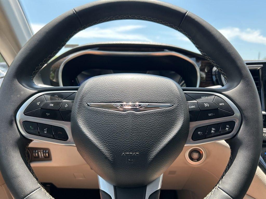used 2022 Chrysler Pacifica car, priced at $23,304