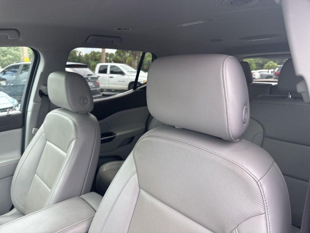 used 2023 GMC Acadia car, priced at $27,041