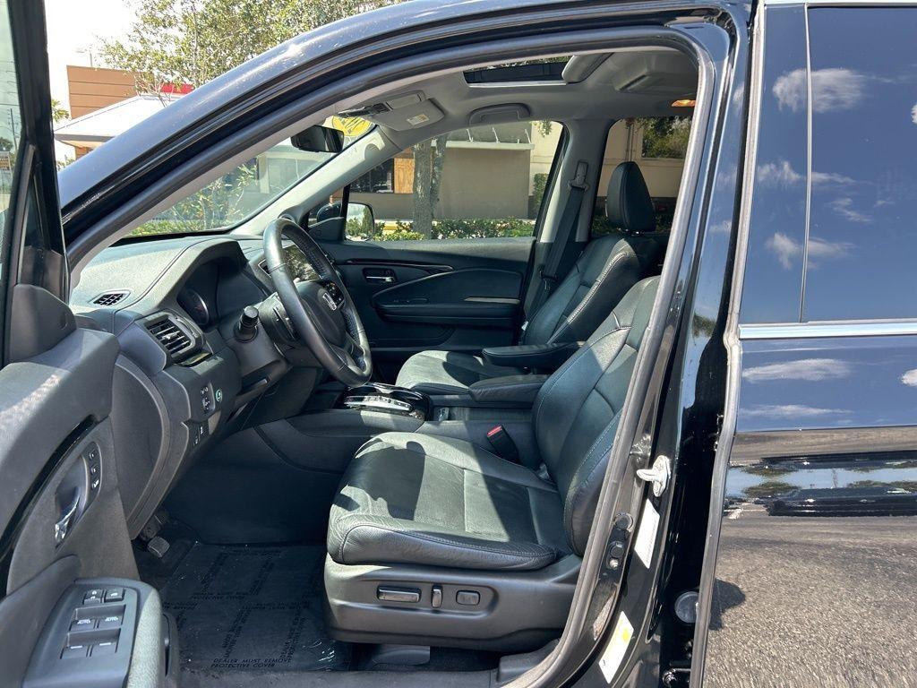 used 2022 Honda Pilot car, priced at $31,995