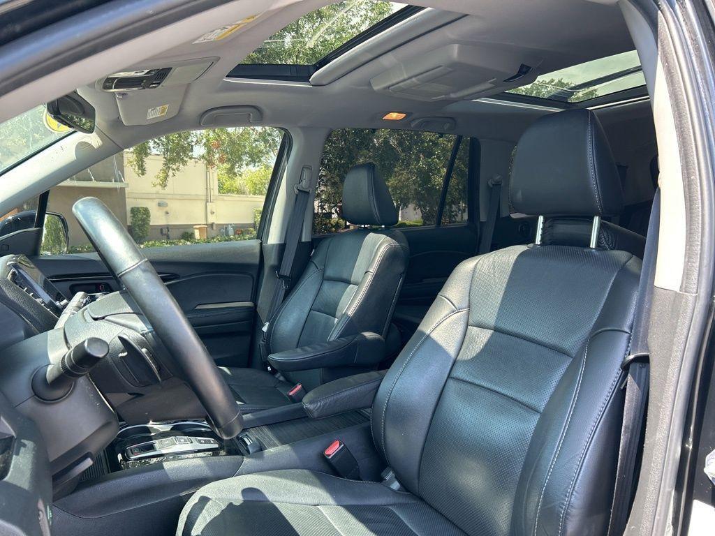 used 2022 Honda Pilot car, priced at $31,995