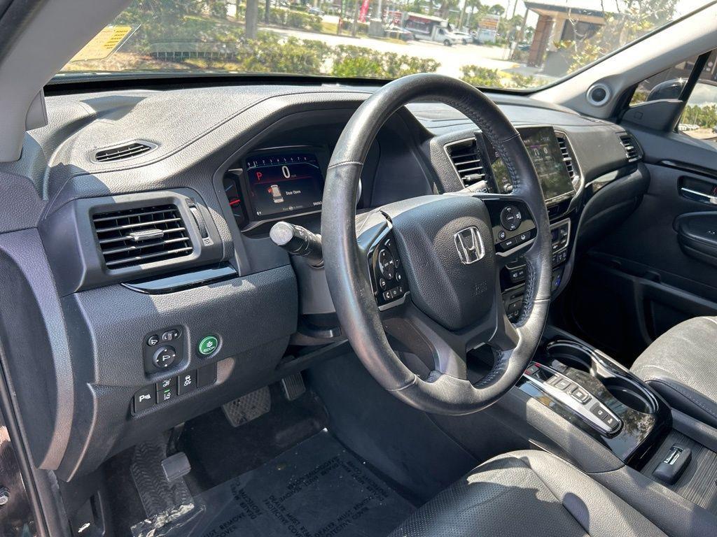 used 2022 Honda Pilot car, priced at $31,995