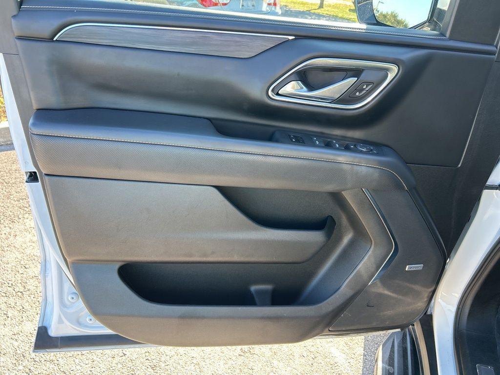 used 2023 GMC Yukon car, priced at $43,995