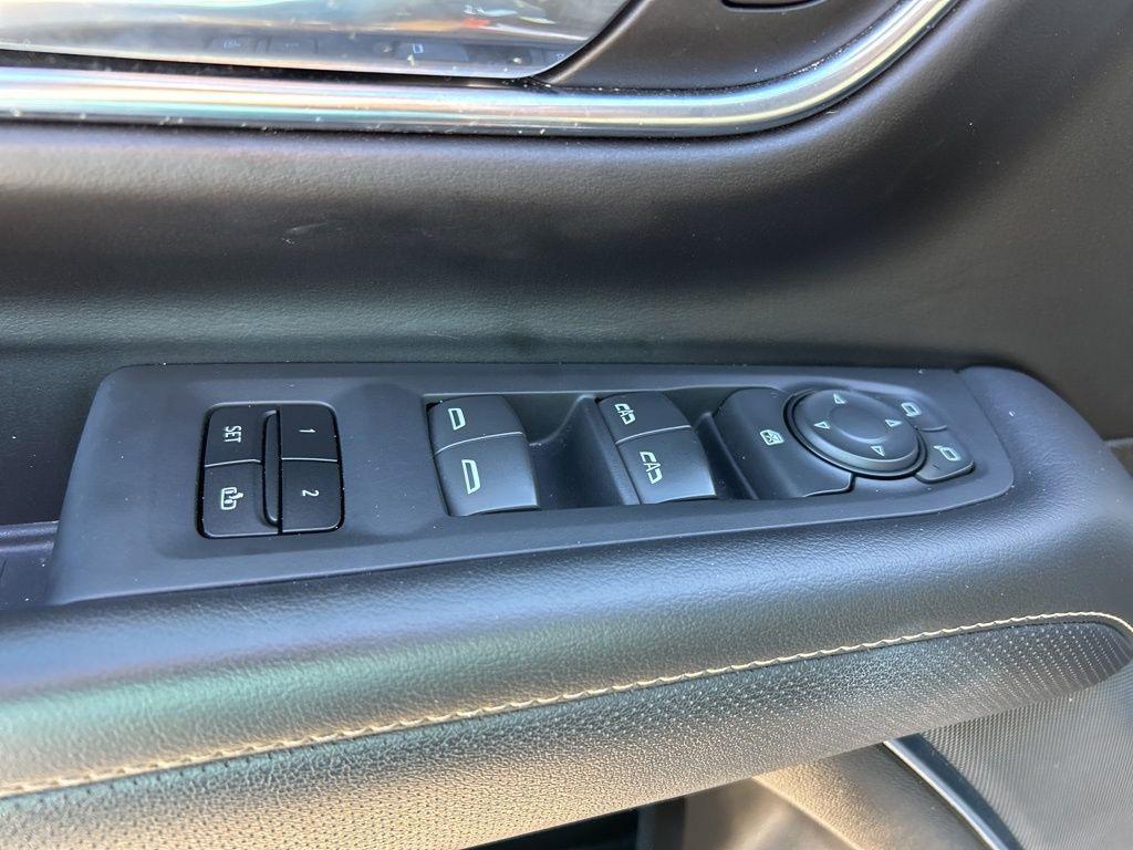 used 2023 GMC Yukon car, priced at $43,995