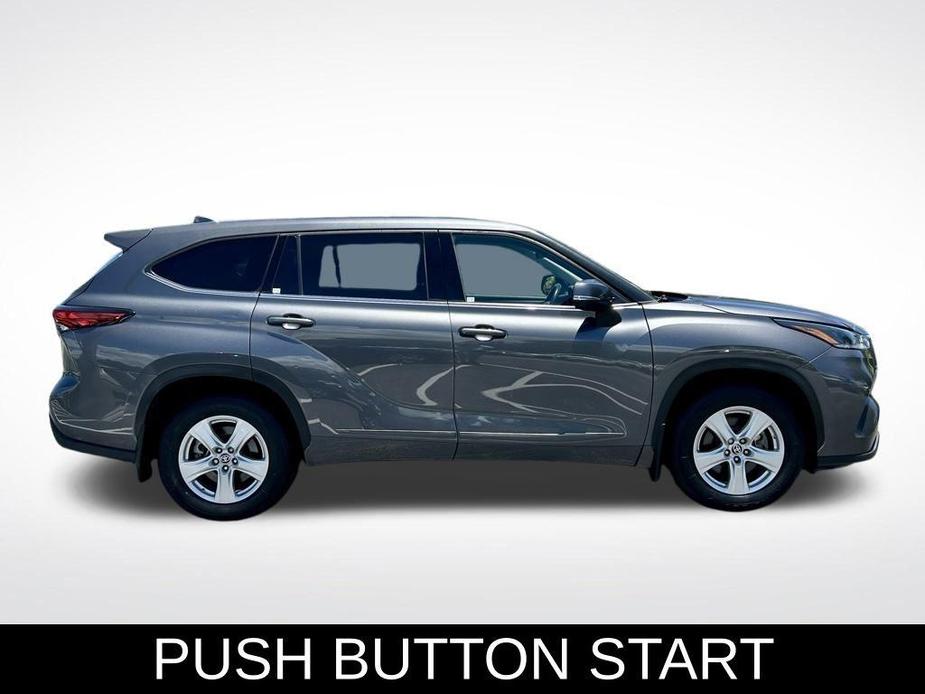 used 2021 Toyota Highlander car, priced at $27,461