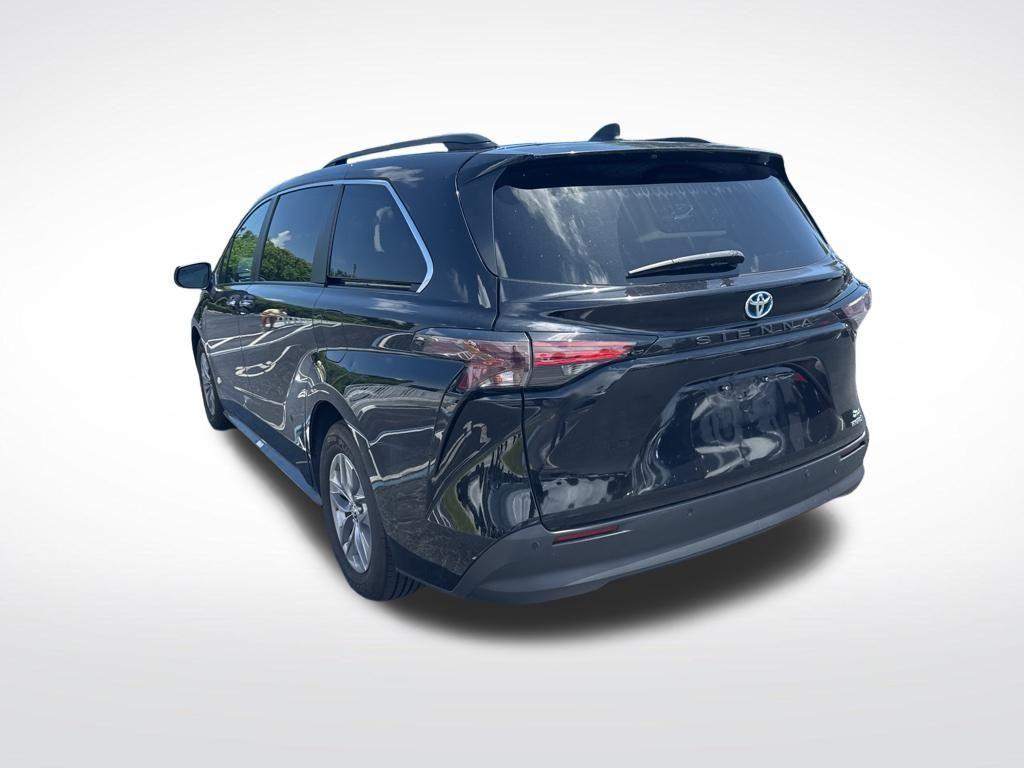 used 2023 Toyota Sienna car, priced at $36,990