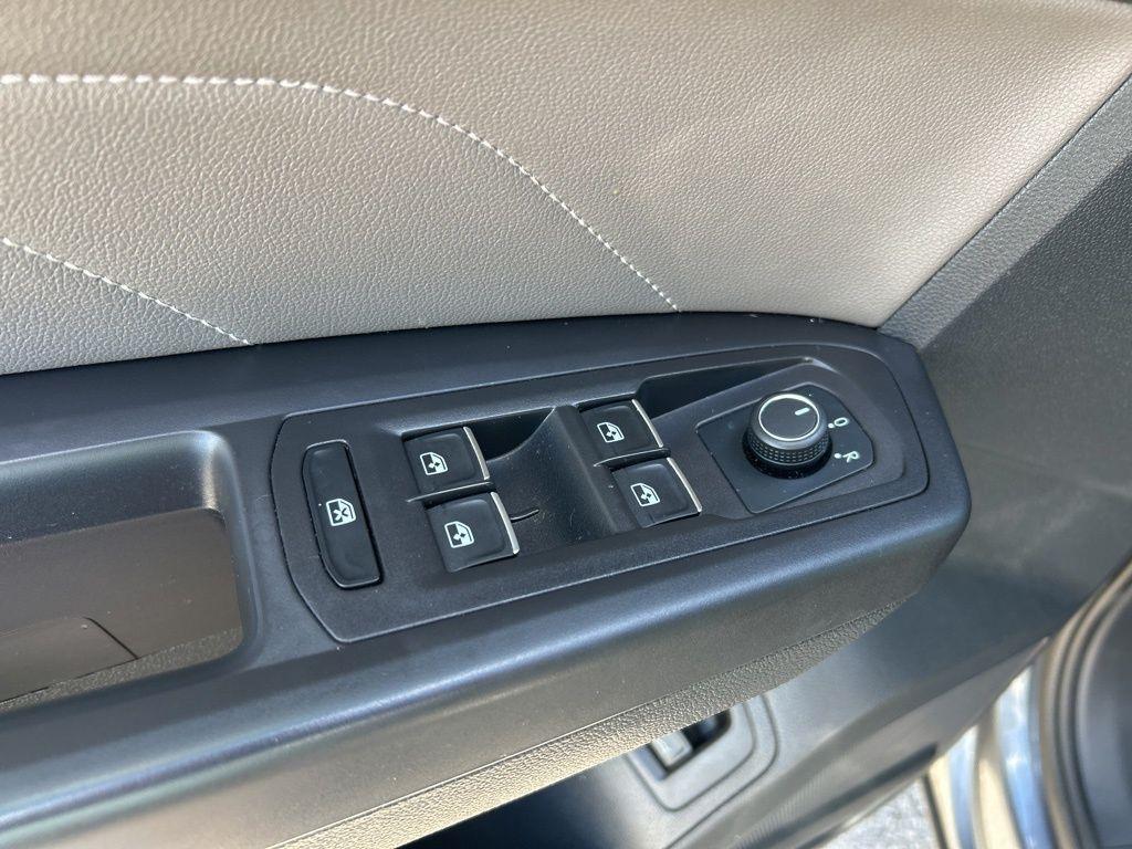 used 2022 Volkswagen Atlas Cross Sport car, priced at $18,995