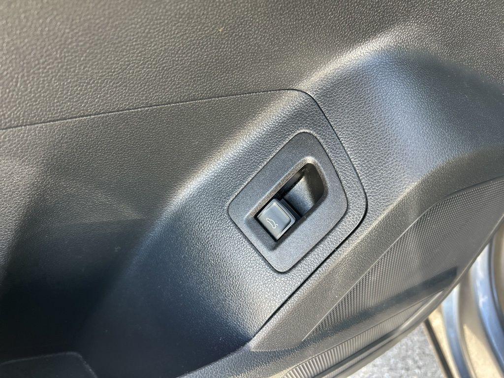 used 2022 Volkswagen Atlas Cross Sport car, priced at $18,995