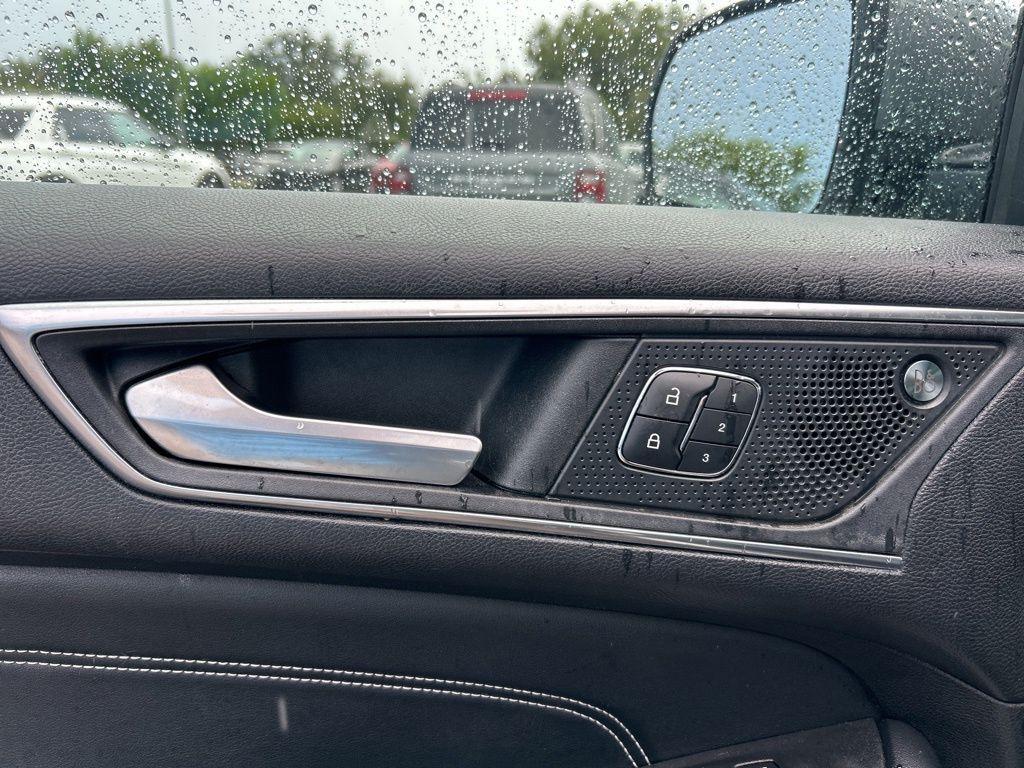 used 2022 Ford Edge car, priced at $18,798