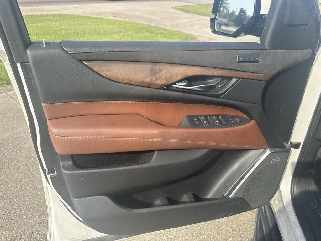 used 2019 Cadillac Escalade ESV car, priced at $30,000