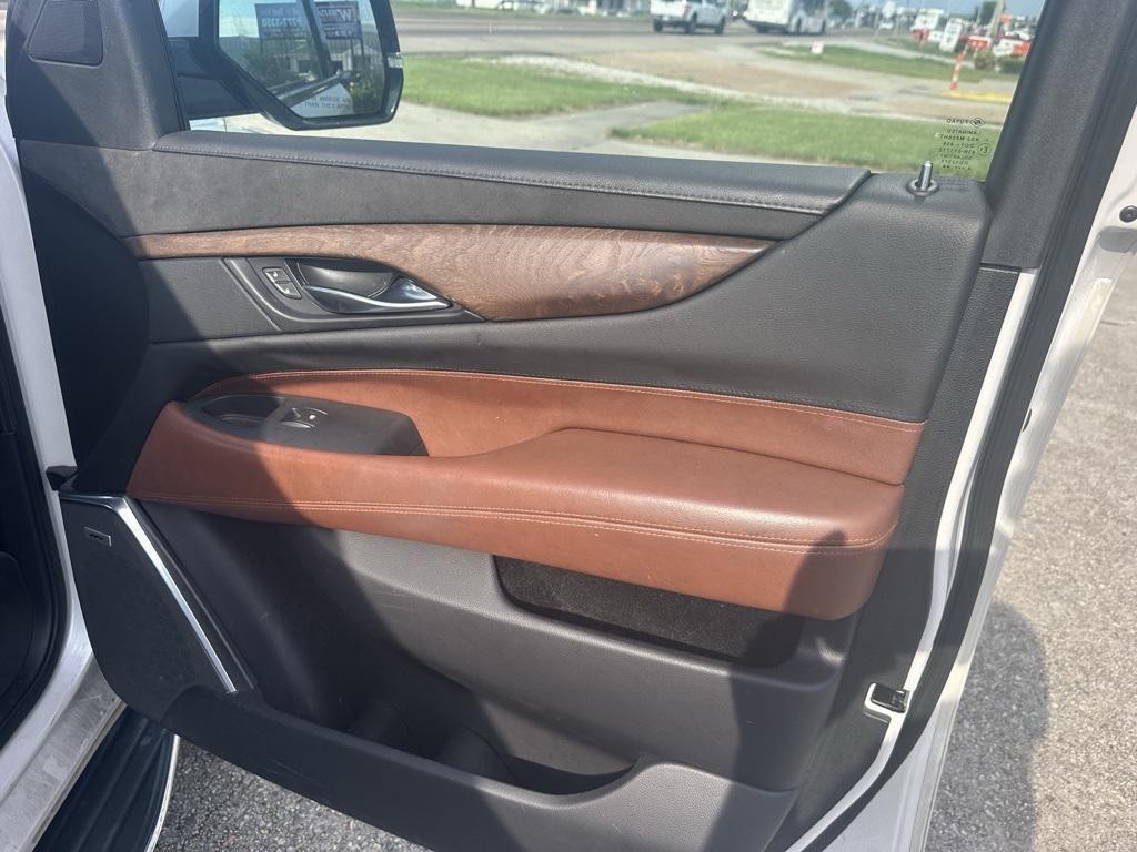 used 2019 Cadillac Escalade ESV car, priced at $30,000