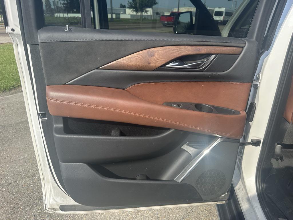 used 2019 Cadillac Escalade ESV car, priced at $30,000