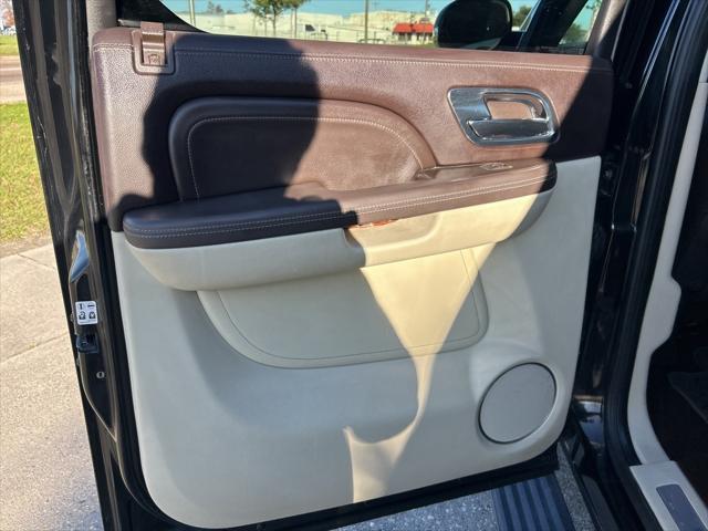 used 2010 Cadillac Escalade ESV car, priced at $17,500