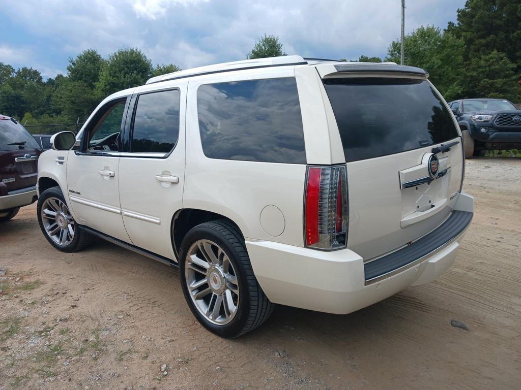 used 2013 Cadillac Escalade car, priced at $18,990