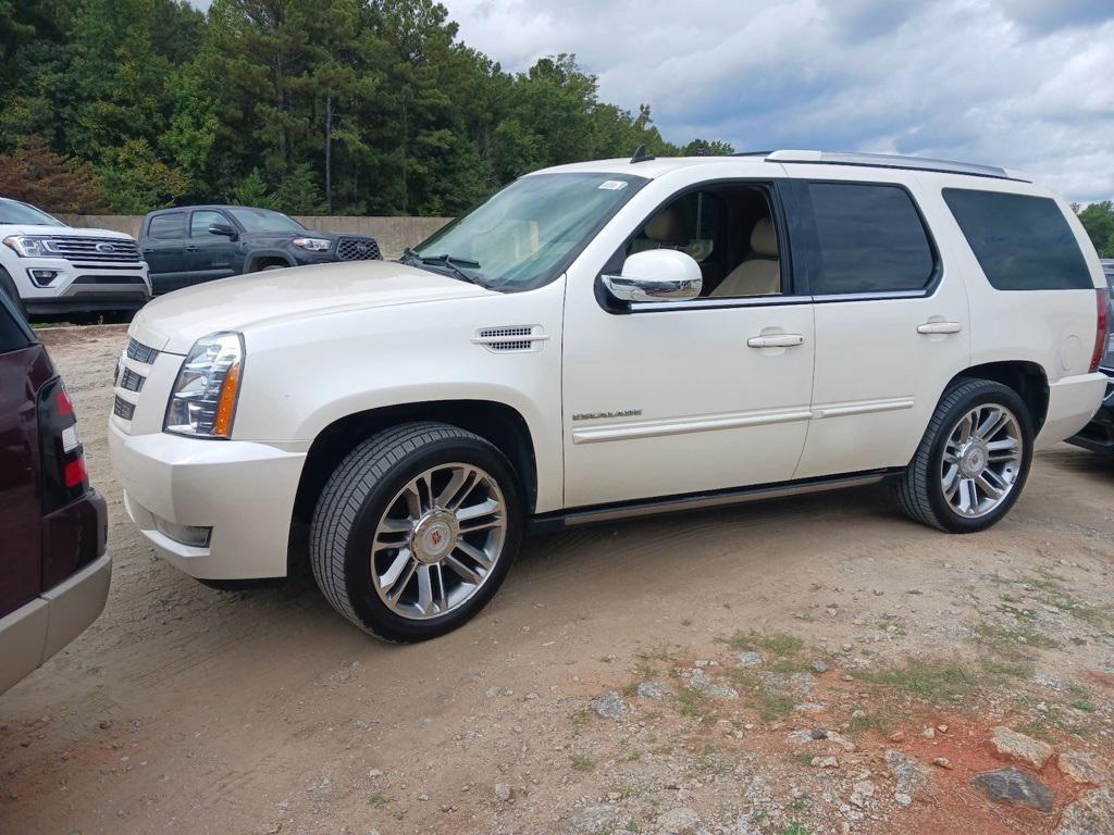 used 2013 Cadillac Escalade car, priced at $18,990