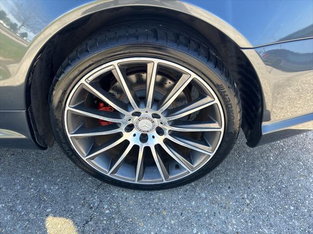 used 2009 Mercedes-Benz SL-Class car, priced at $19,500
