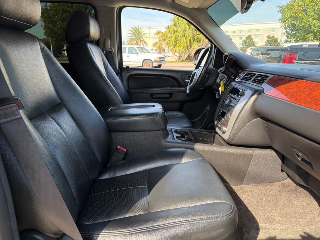 used 2014 GMC Yukon car, priced at $15,990