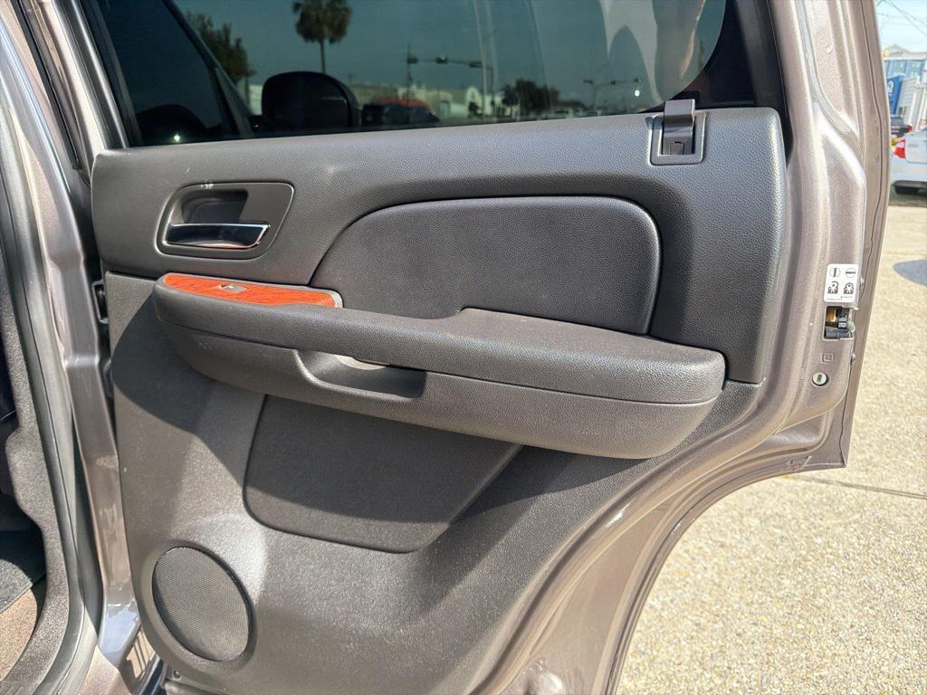 used 2014 GMC Yukon car, priced at $15,990