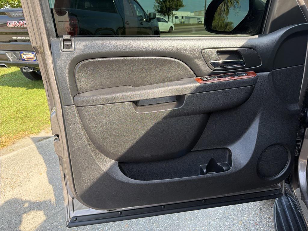 used 2014 GMC Yukon car, priced at $15,990